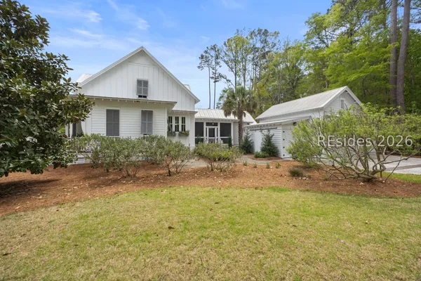 $1,079,000 | 2 Pondhawk Road, Bluffton, SC 29909