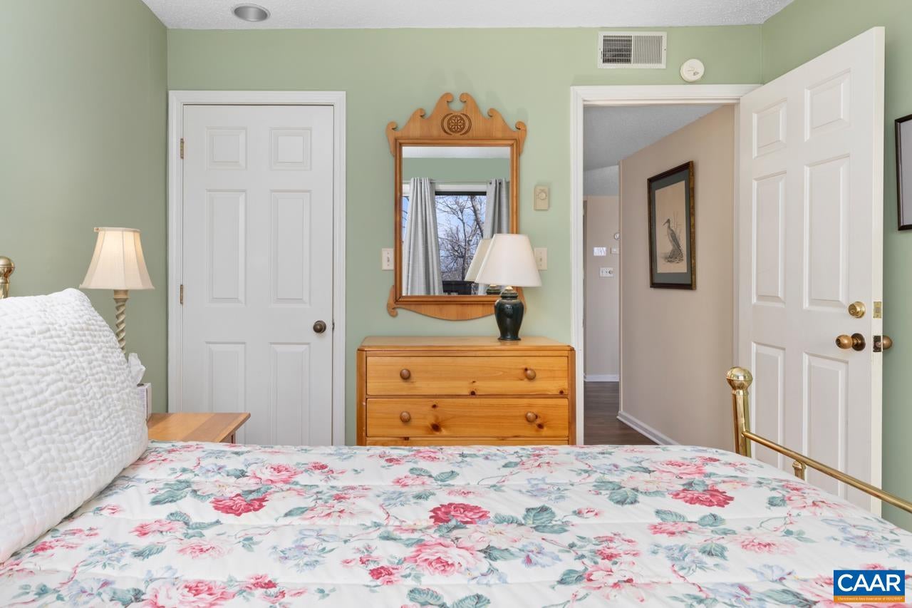 2055 Stone Ridge Roseland, VA 22967 - Photo 19 of 27 Gallery Image 19