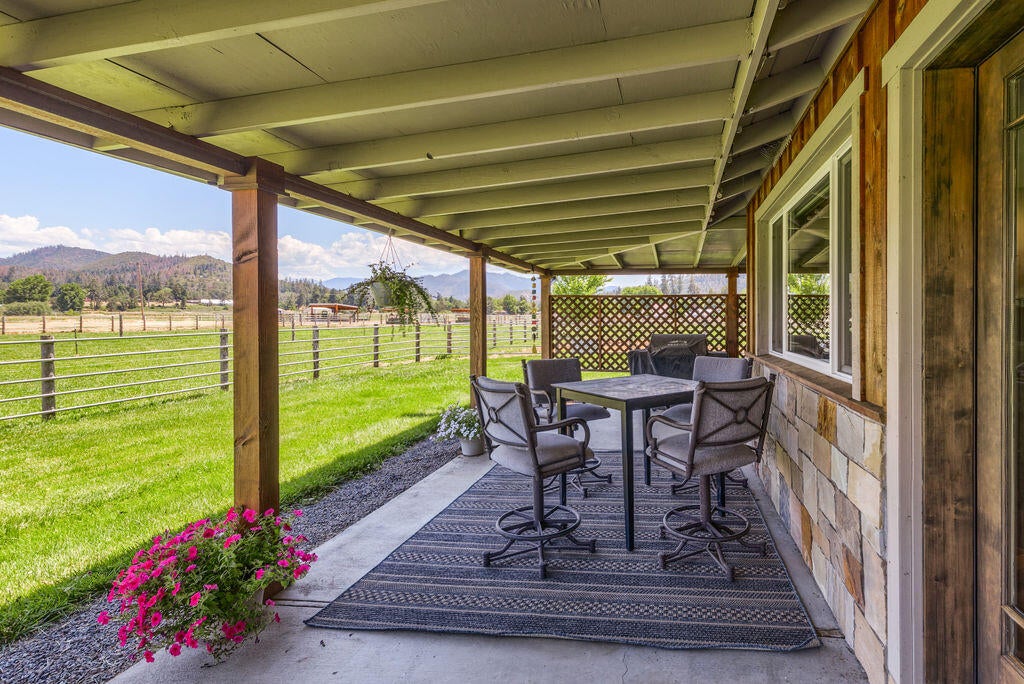 900 Hamilton Road Jacksonville, OR 97530 - Photo 63 of 159 63