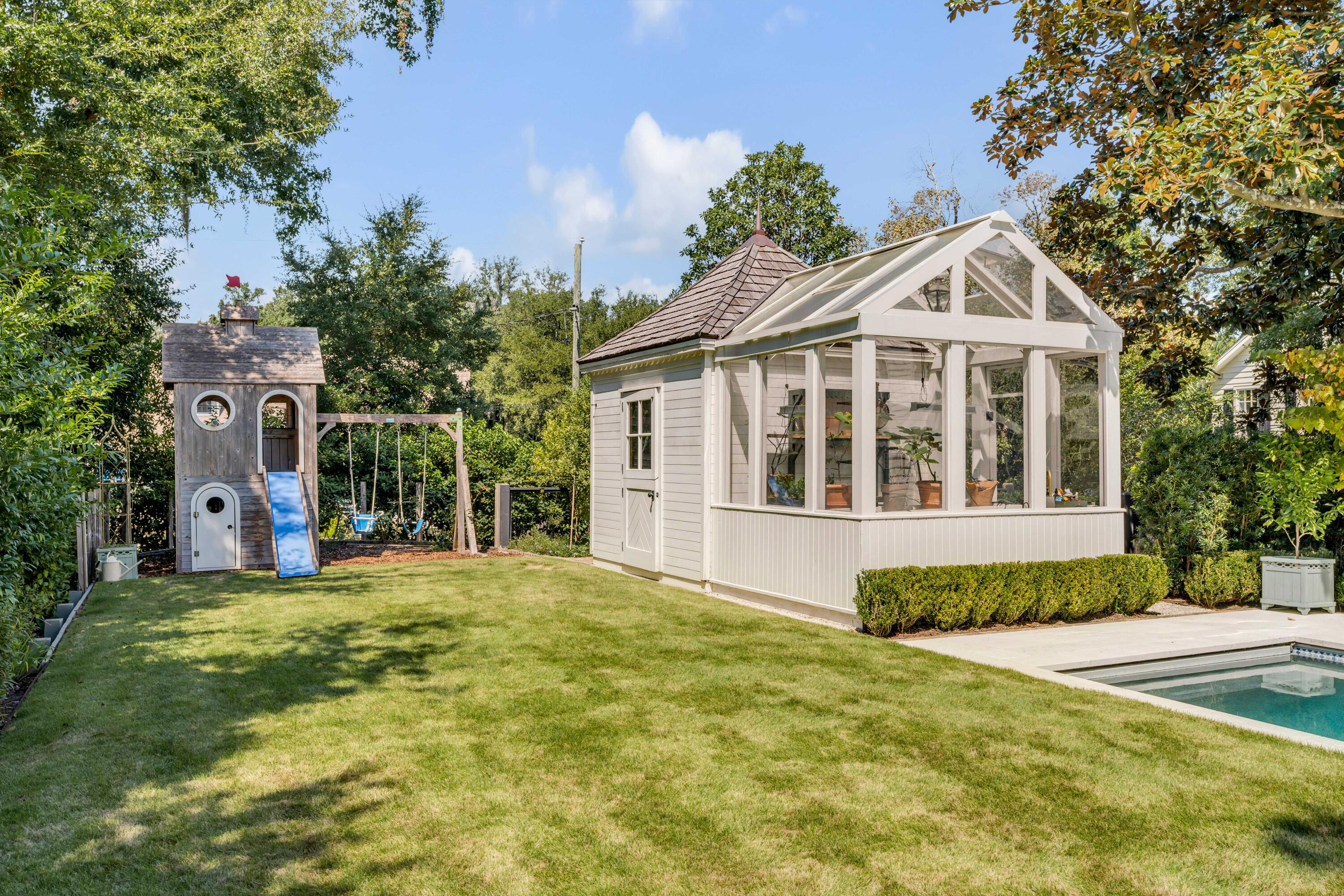 126 Hibben Street Mount Pleasant, SC 29464 - Photo 4 of 16 126Hibben_NickCannPhoto-00631