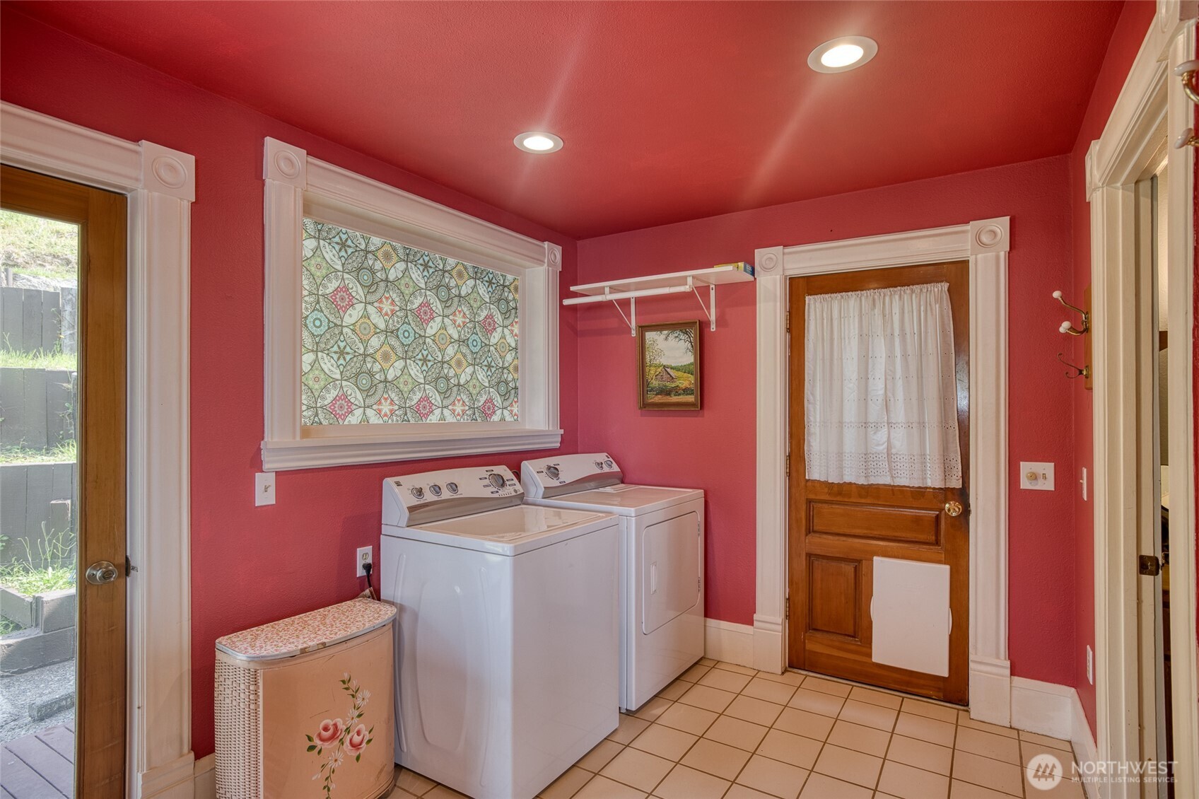 209 Ferry Street South Bend, WA 98586 - Photo 22 of 39 a utility room with dryer and washer