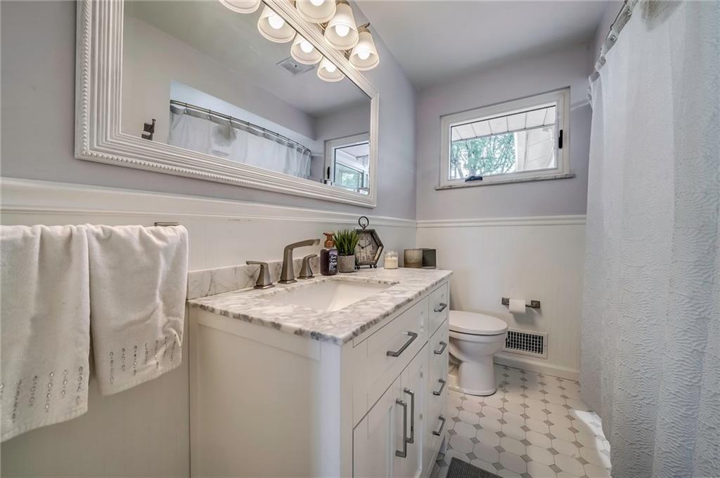 405 Sharon Road Coraopolis, PA 15108 - Photo 11 of 25 Gallery Image 11