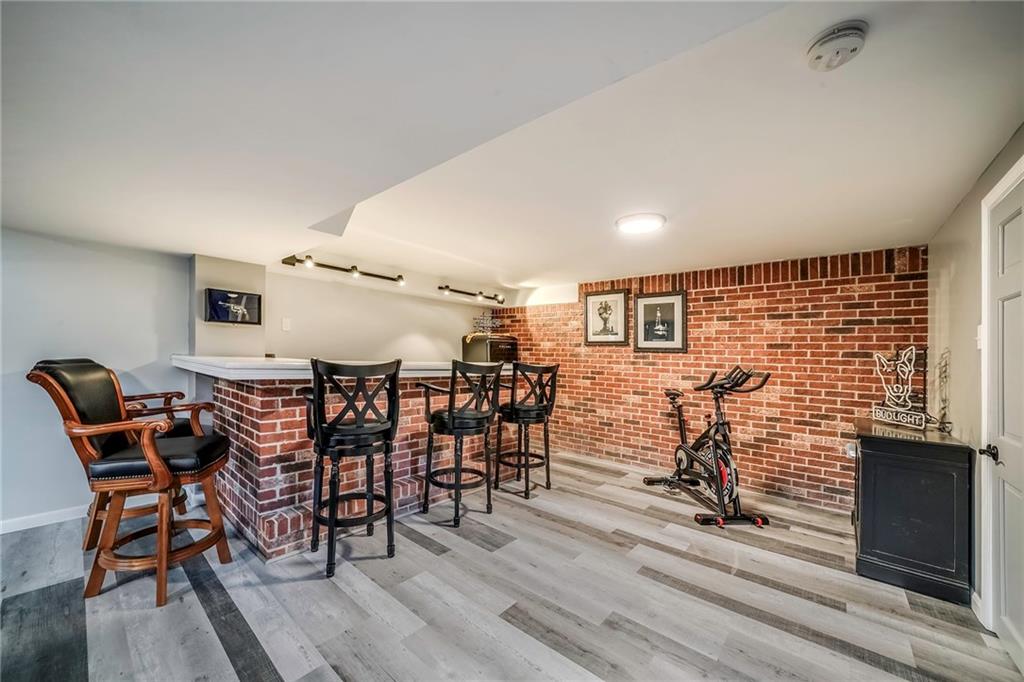 405 Sharon Road Coraopolis, PA 15108 - Photo 20 of 25 Gallery Image 20