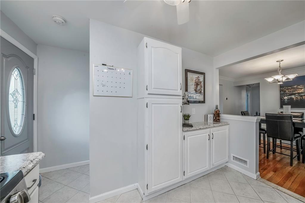 405 Sharon Road Coraopolis, PA 15108 - Photo 9 of 25 Gallery Image 9
