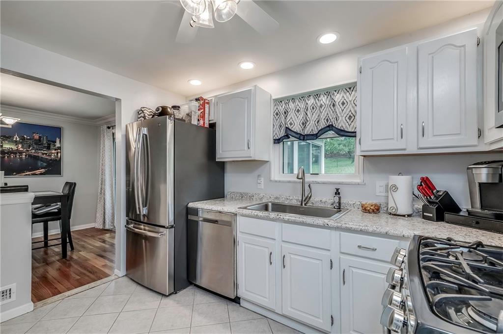 405 Sharon Road Coraopolis, PA 15108 - Photo 10 of 25 Gallery Image 10