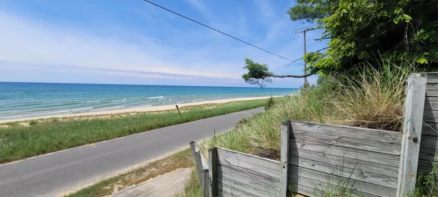 $1,200,000 | 0 Montgomery, Pentwater, MI 49449