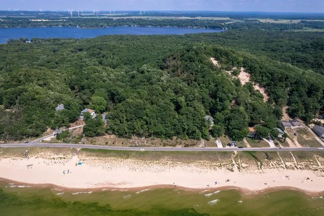 $1,200,000 | 0 Montgomery, Pentwater, MI 49449