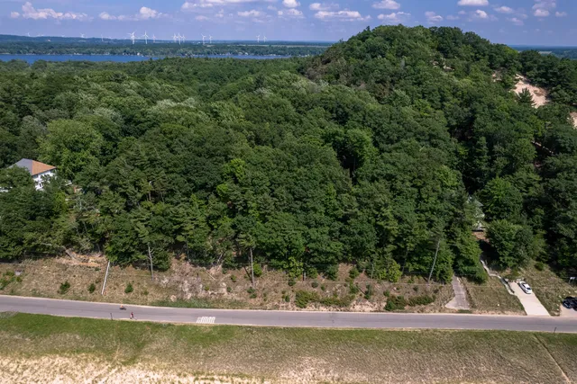 $1,200,000 | 0 Montgomery, Pentwater, MI 49449