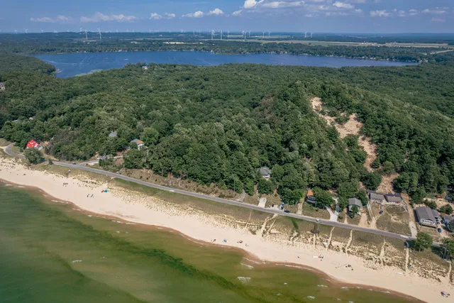 $1,200,000 | 0 Montgomery, Pentwater, MI 49449