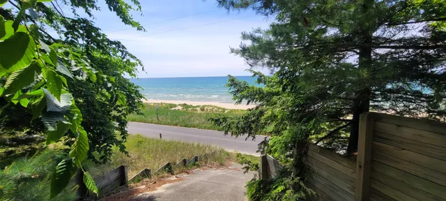 $1,200,000 | 0 Montgomery, Pentwater, MI 49449
