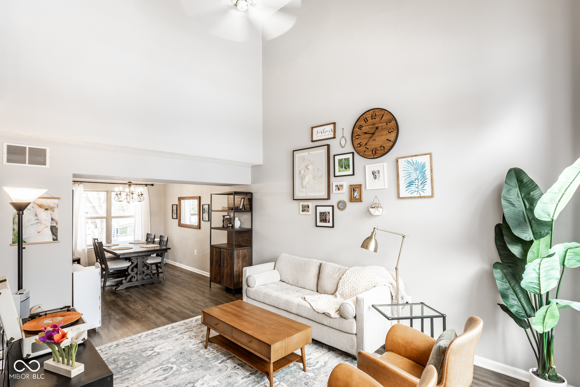 10716 Sherborne Road Fishers, IN 46038 - Photo 8 of 37