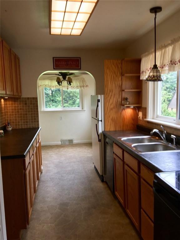 1533 Woodland Road Springfield, OH 45504 - Photo 3 of 20 Gallery Image 3