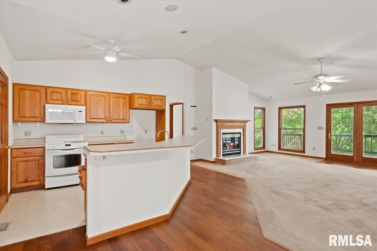 1997 New Lake Road Jacksonville, IL 62650 - Photo 13 of 39