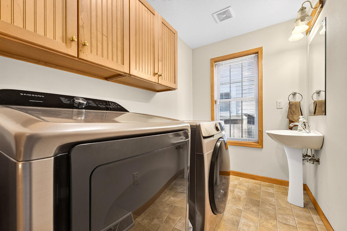 1302 Franklin Street Racine, WI 53403 - Photo 16 of 31 Convenient main floor laundry.