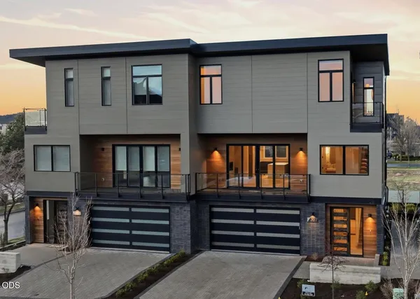 $3,558,000 | 210 Southwest Log Ct Bend, Bend, OR 97702