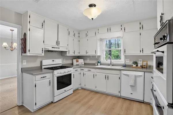 $3,500 | 4624 Mountain Creek Drive, Roswell, GA 30075