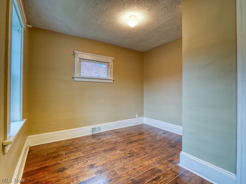 5227 Lee Road Maple Heights, OH 44137 - Photo 6 of 25 Gallery Image 6