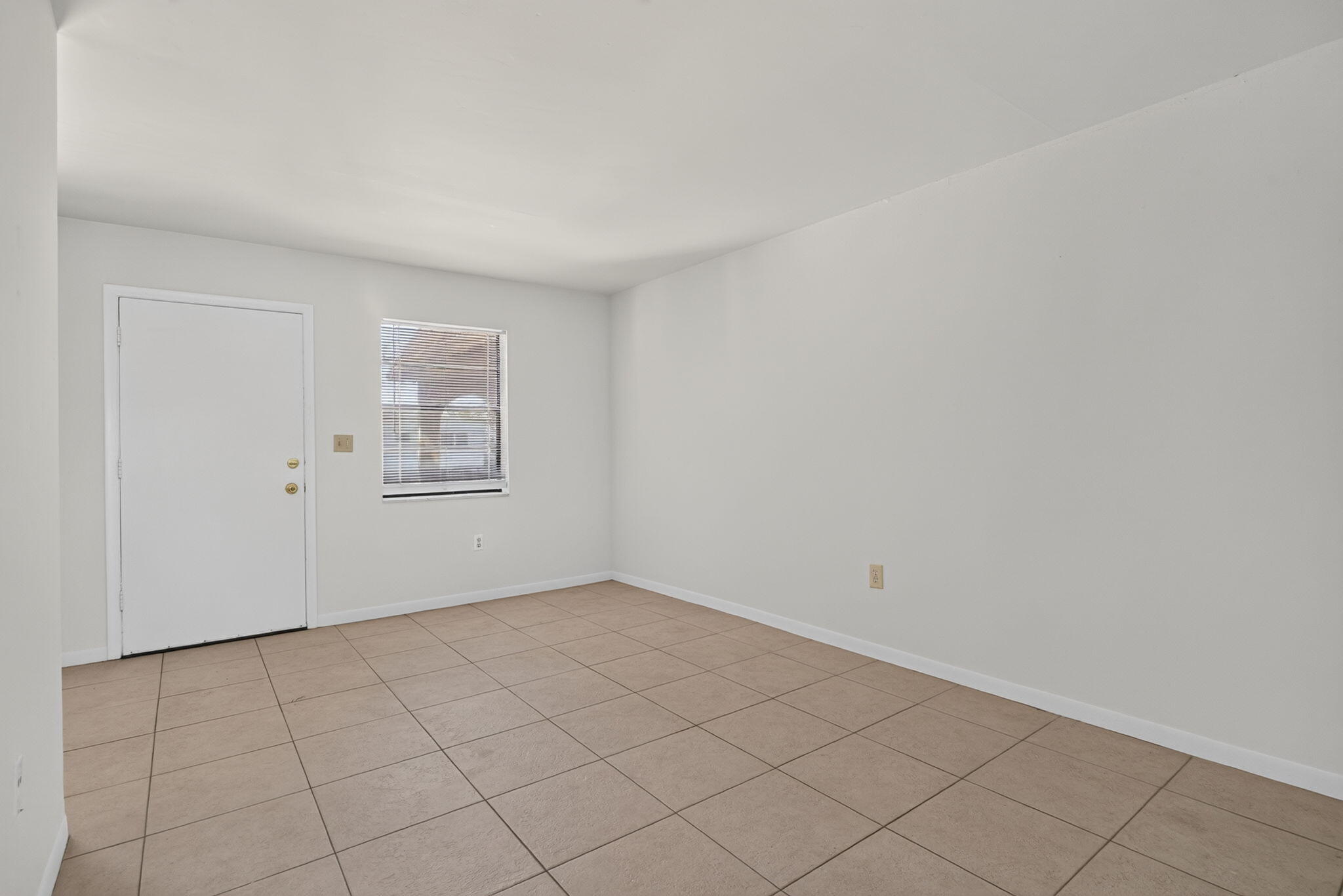 2141 Northeast 42nd Street, Unit 204 Lighthouse Point, FL 33064 - Photo 7 of 24 50-web-or-mls-2141-1227