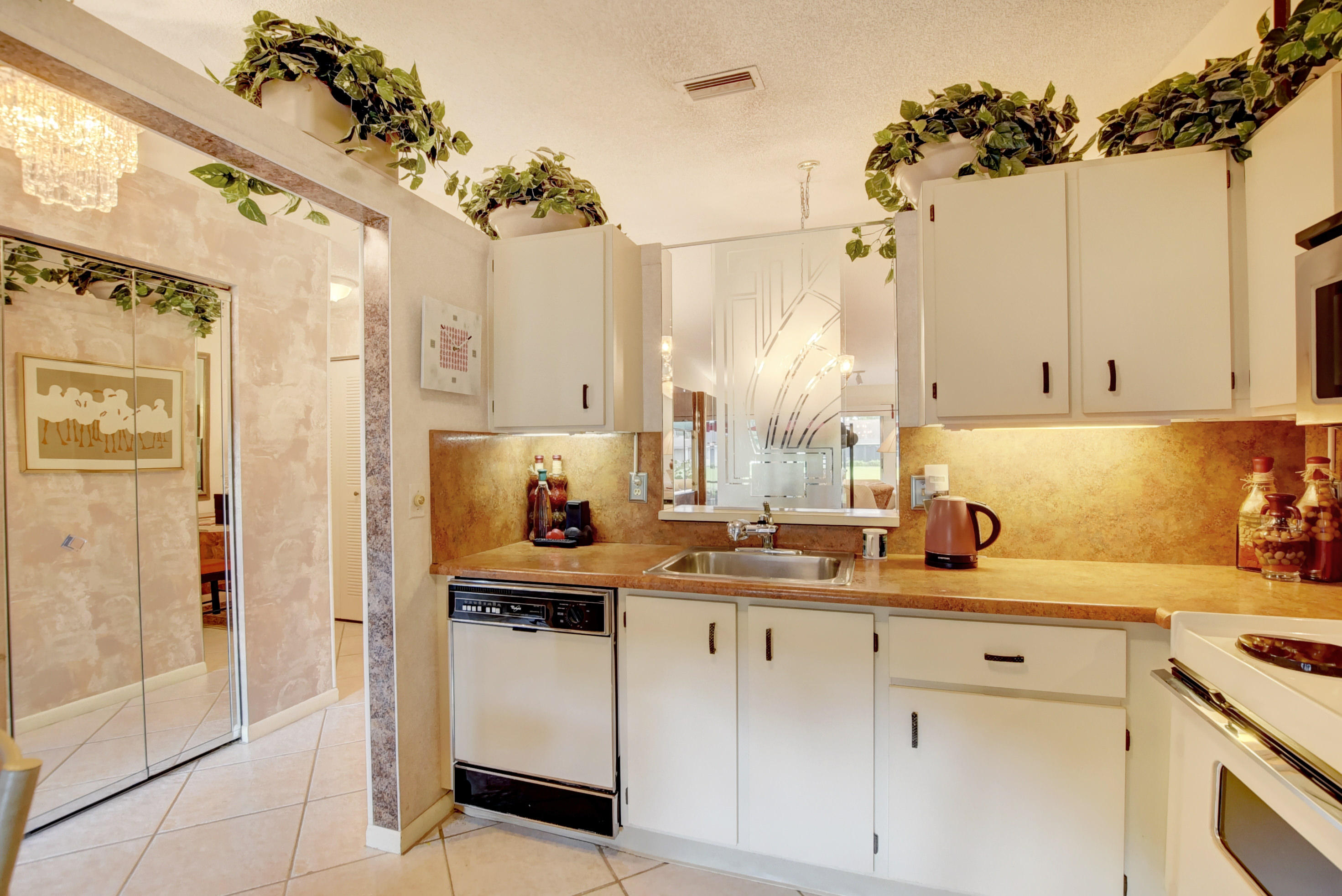 8940 Meadowlark Way, Unit A Boca Raton, FL 33496 - Photo 12 of 53 Salad, anyone?