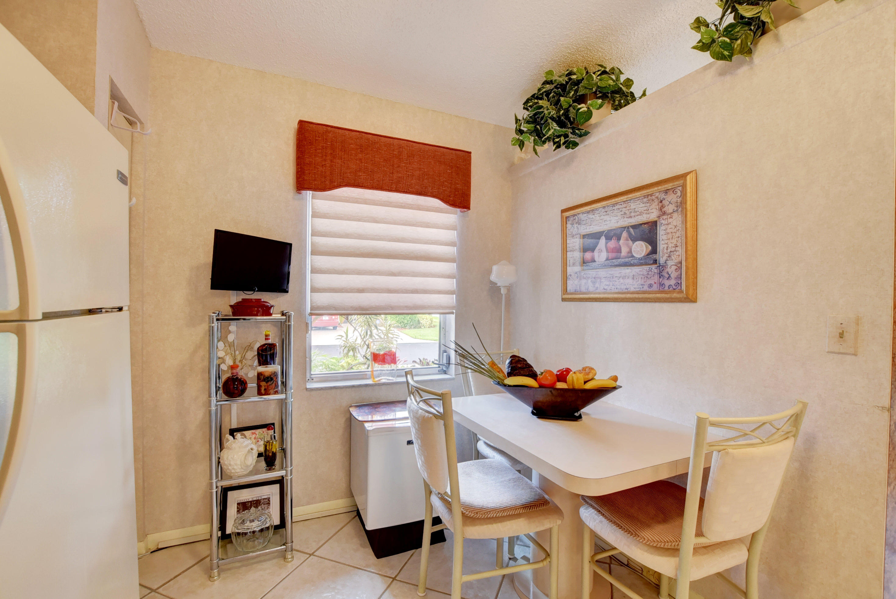 8940 Meadowlark Way, Unit A Boca Raton, FL 33496 - Photo 13 of 53 Casual Dining