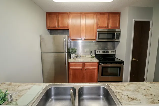 $147,500 | 2800 Hamline Avenue North, Unit 347, Roseville, MN 55113