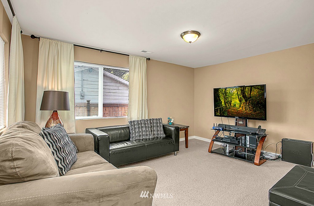 16805 126th Place Southeast Renton, WA 98058 - Photo 13 of 24 Gallery Image 13