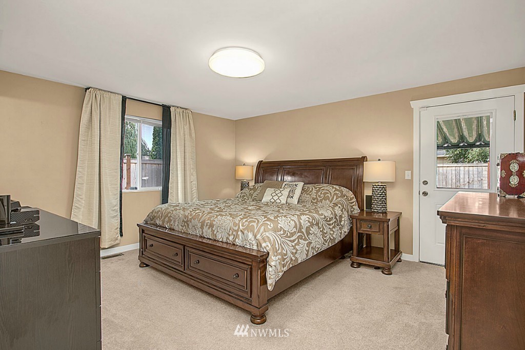 16805 126th Place Southeast Renton, WA 98058 - Photo 15 of 24 Gallery Image 15