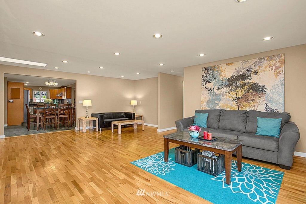 16805 126th Place Southeast Renton, WA 98058 - Photo 3 of 24 Gallery Image 3