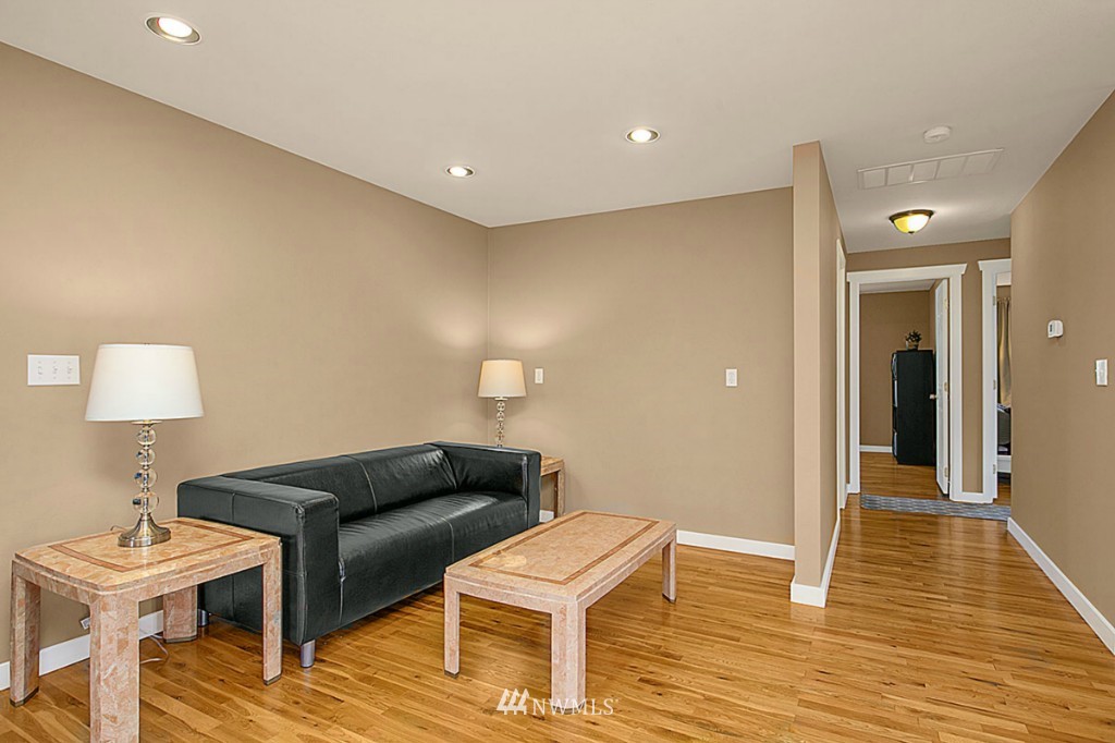 16805 126th Place Southeast Renton, WA 98058 - Photo 5 of 24 Gallery Image 5