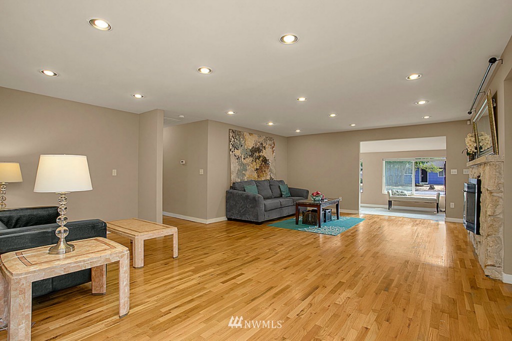 16805 126th Place Southeast Renton, WA 98058 - Photo 6 of 24 Gallery Image 6