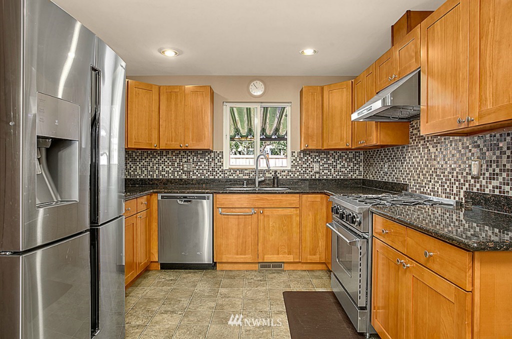 16805 126th Place Southeast Renton, WA 98058 - Photo 8 of 24 Gallery Image 8