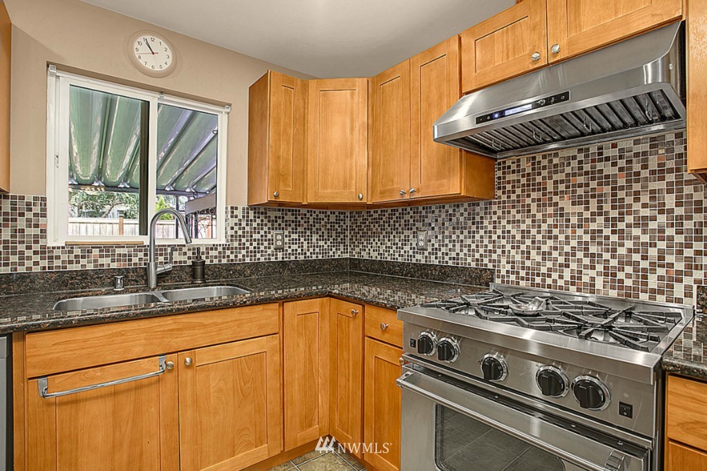 16805 126th Place Southeast Renton, WA 98058 - Photo 9 of 24 Gallery Image 9