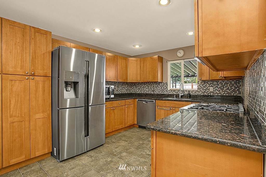 16805 126th Place Southeast Renton, WA 98058 - Photo 10 of 24 Gallery Image 10