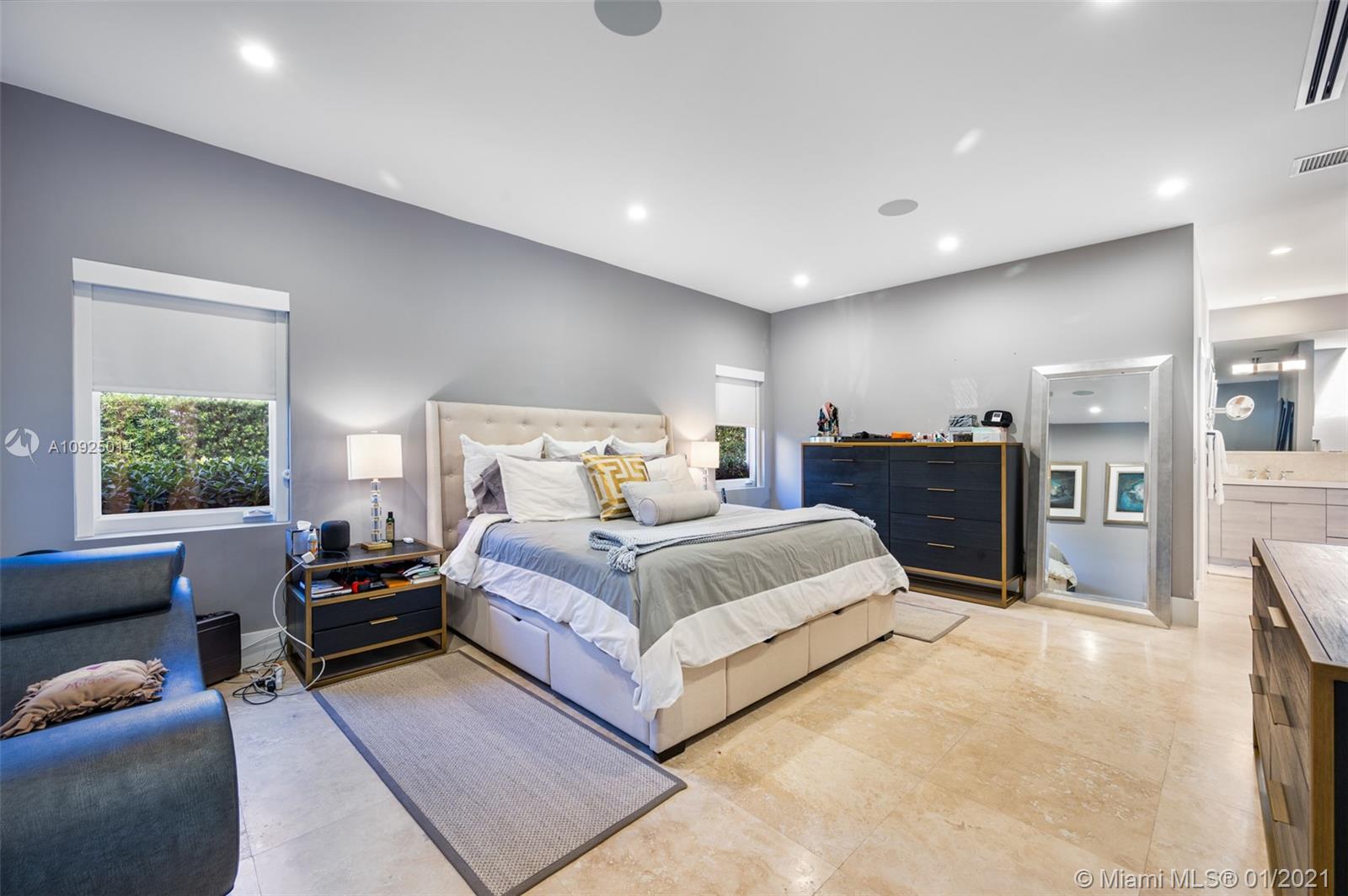 1432 Blue Road Coral Gables, FL 33146 - Photo 11 of 29 Gallery Image 11