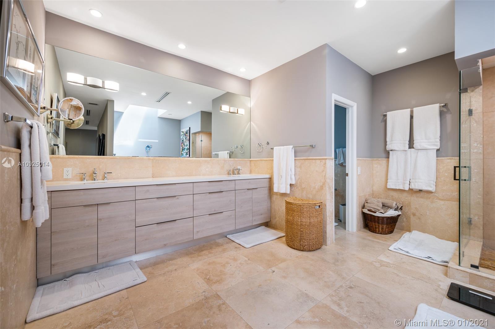 1432 Blue Road Coral Gables, FL 33146 - Photo 12 of 29 Gallery Image 12