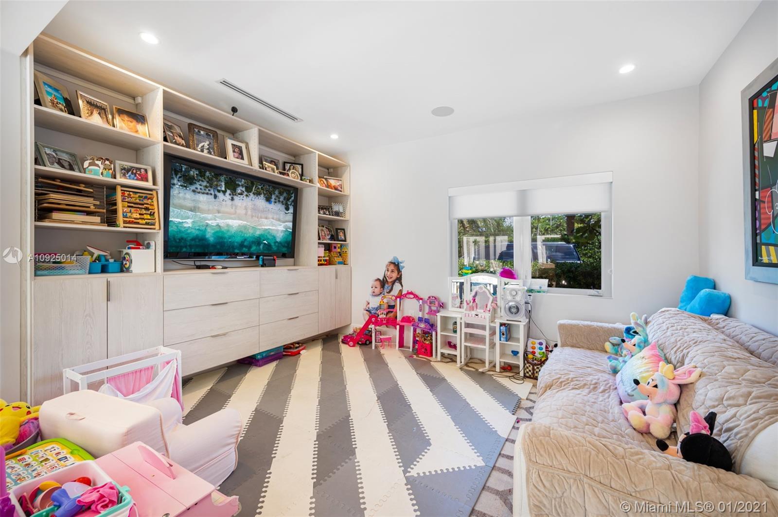 1432 Blue Road Coral Gables, FL 33146 - Photo 15 of 29 Gallery Image 15