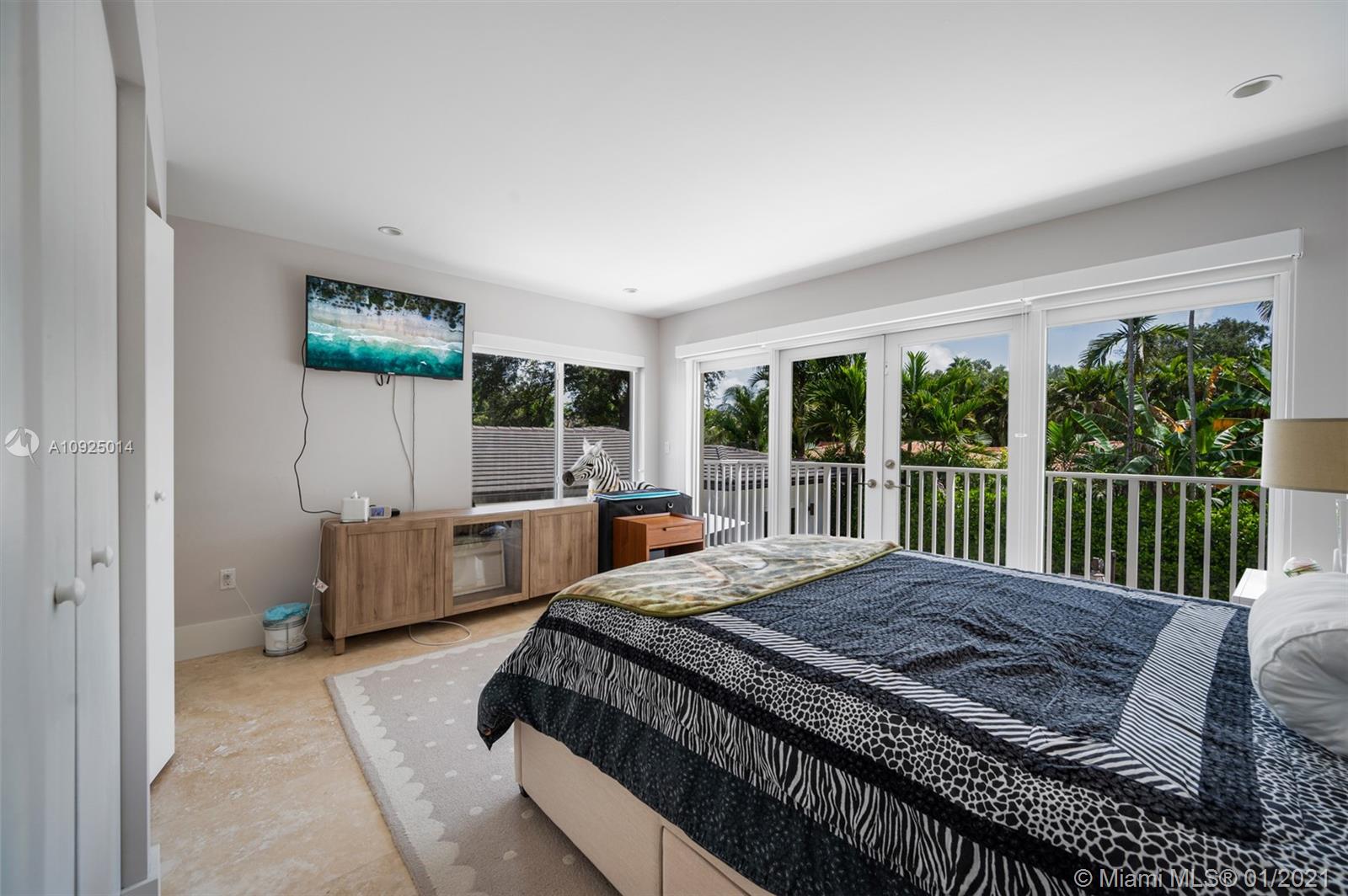 1432 Blue Road Coral Gables, FL 33146 - Photo 20 of 29 Gallery Image 20