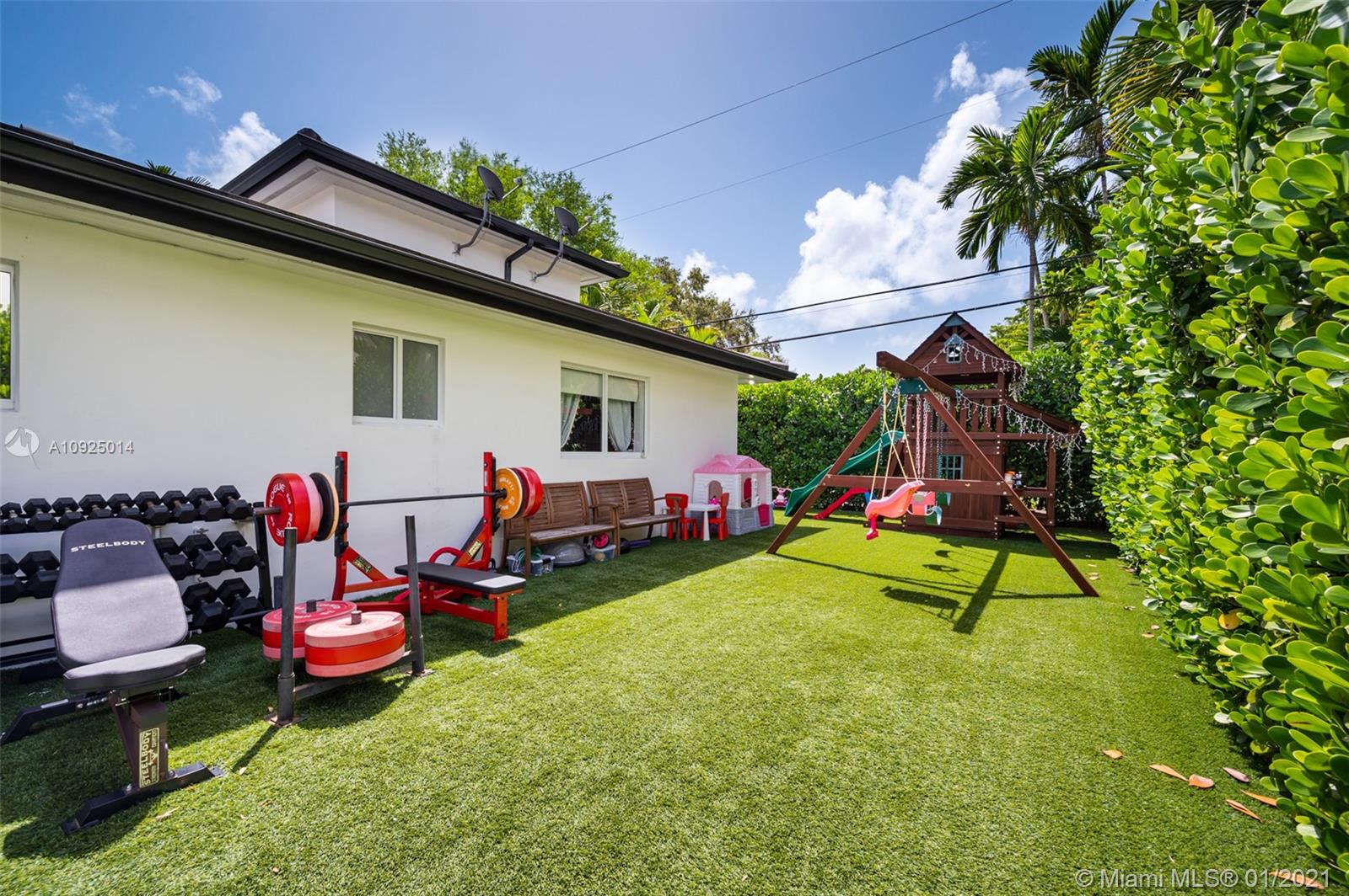 1432 Blue Road Coral Gables, FL 33146 - Photo 28 of 29 Gallery Image 28