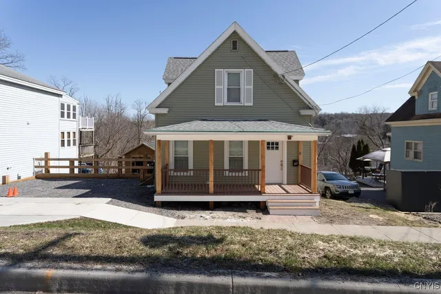 $2,500 | 48 North Street, Camillus, NY 13031