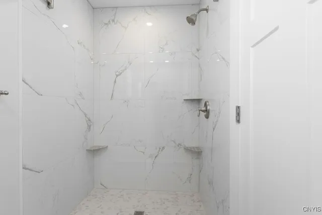 $2,500 | 48 North Street, Camillus, NY 13031