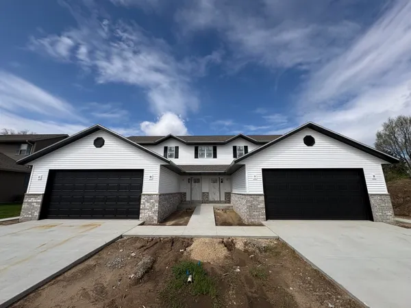 $424,900 | 1334 Legion Circle, West Bend, WI 53090