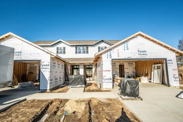 $424,900 | 1334 Legion Circle, West Bend, WI 53090