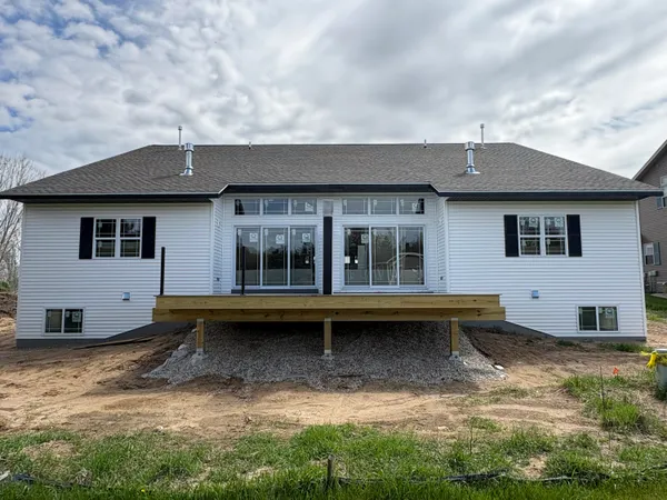 $424,900 | 1334 Legion Circle, West Bend, WI 53090