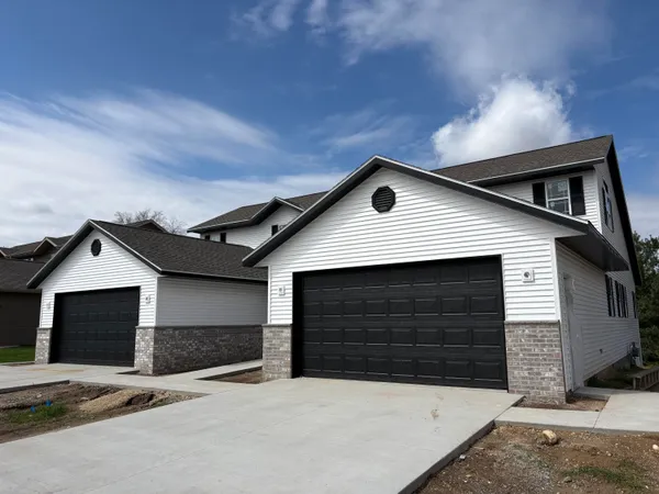 $424,900 | 1334 Legion Circle, West Bend, WI 53090