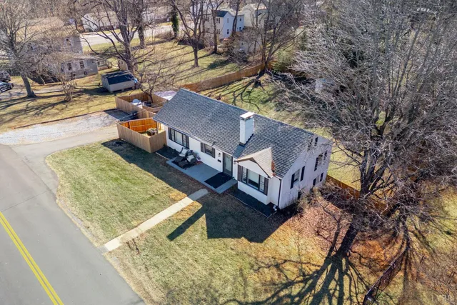 $299,900 | 909 Lake Drive, Bedford, VA 24523