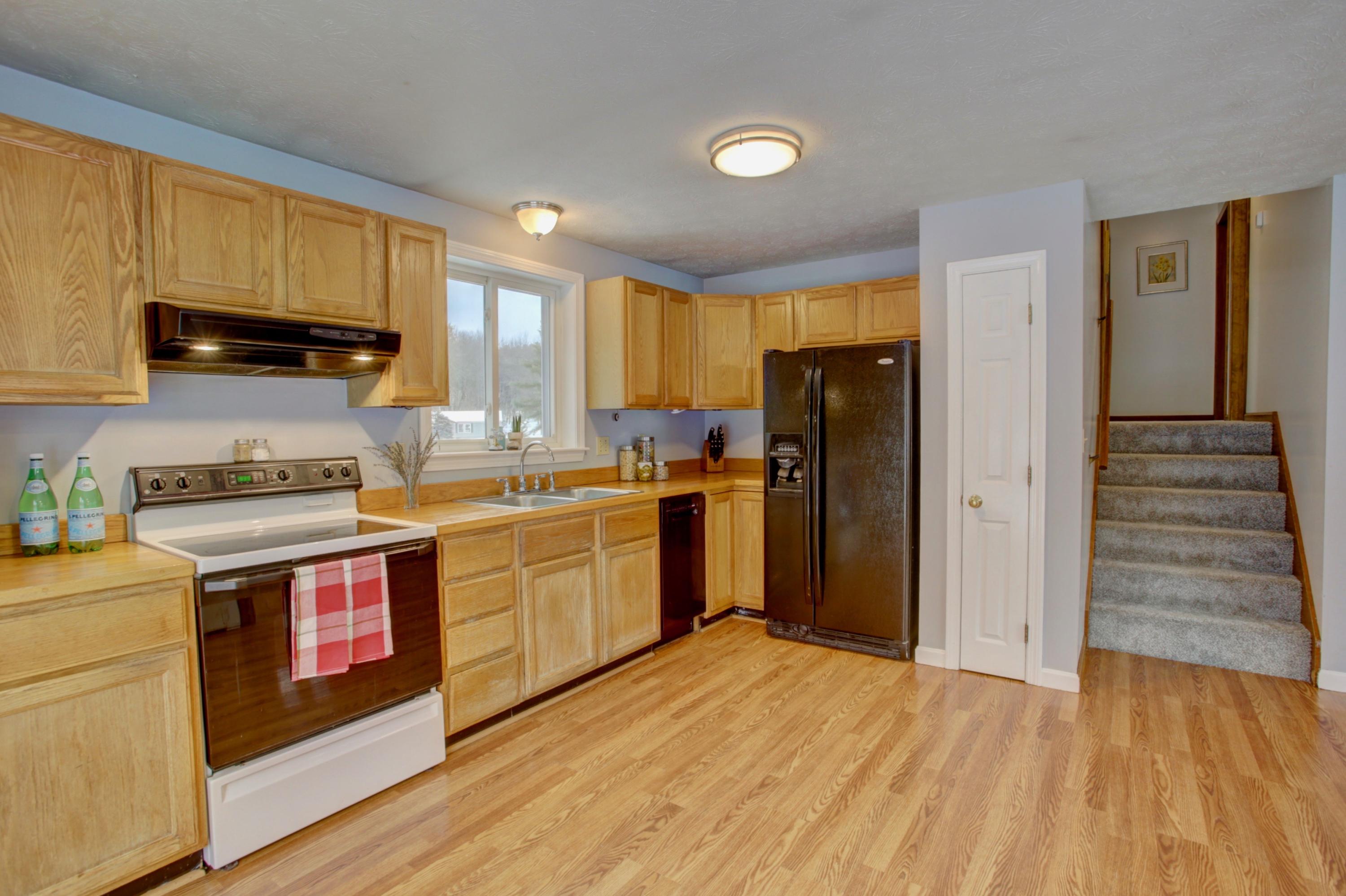 6 Hayden Brook Road Raymond, ME 04071 - Photo 9 of 31 44