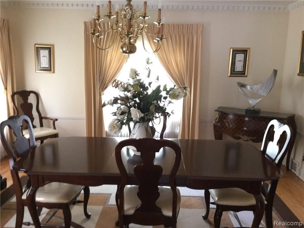 3297 Sherbourne Road Detroit, MI 48221 - Photo 35 of 37 dining room1.JPG