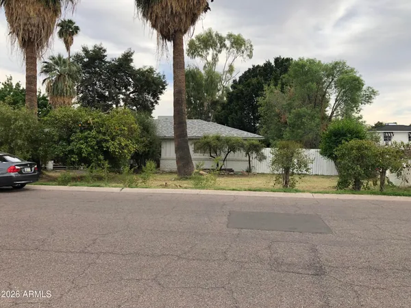 $1,400,000 | 323 East Rose Lane, Phoenix, AZ 85012