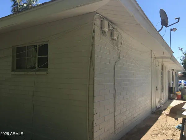 $1,400,000 | 323 East Rose Lane, Phoenix, AZ 85012