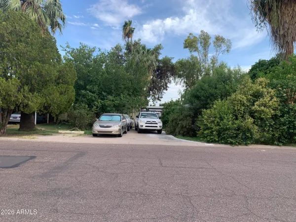 $1,400,000 | 323 East Rose Lane, Phoenix, AZ 85012